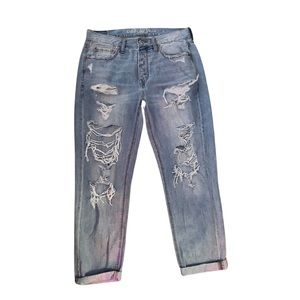 American Eagle high-rise mom jeans ripped size 8 loose fitting perfect condition